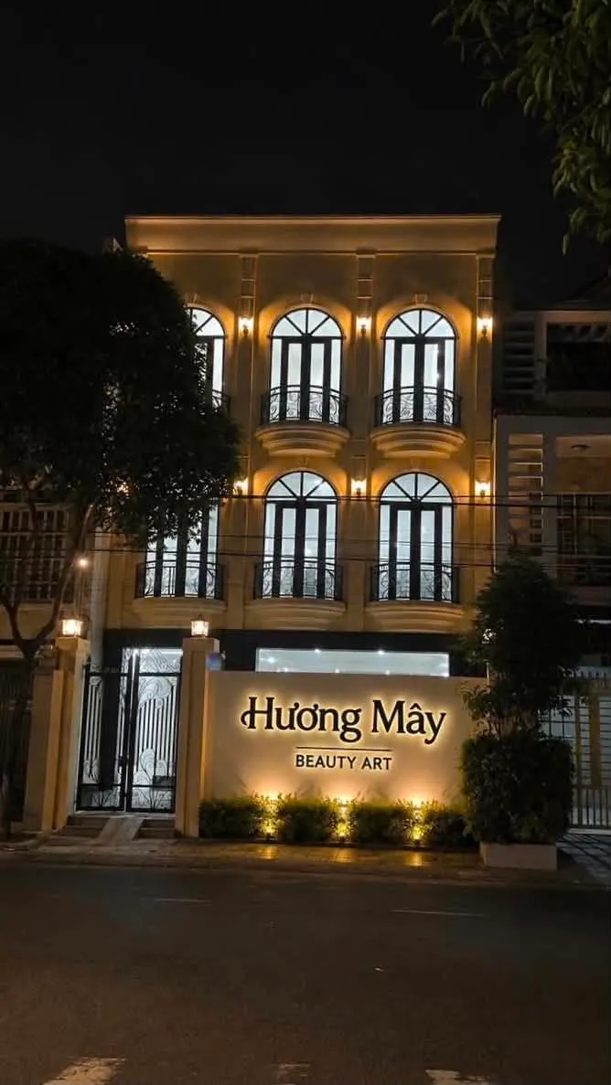 Mặt tiền Hương Mây Beauty Art tại đường D8 Trấn Biên