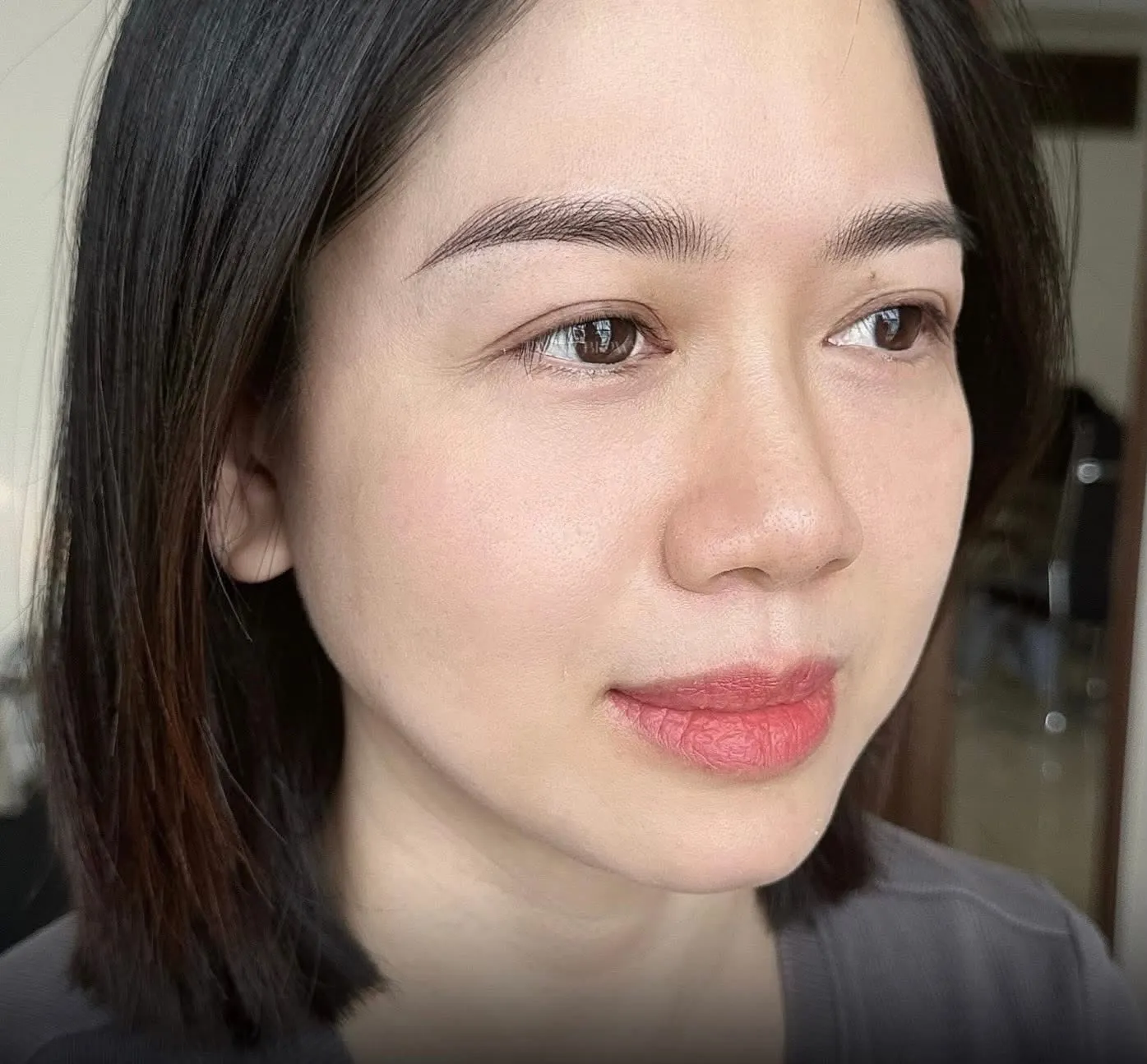 Gương mặt thư thái giữa một khoảng dừng riêng